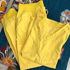 Med Couture Lemon Yellow Scrub Set